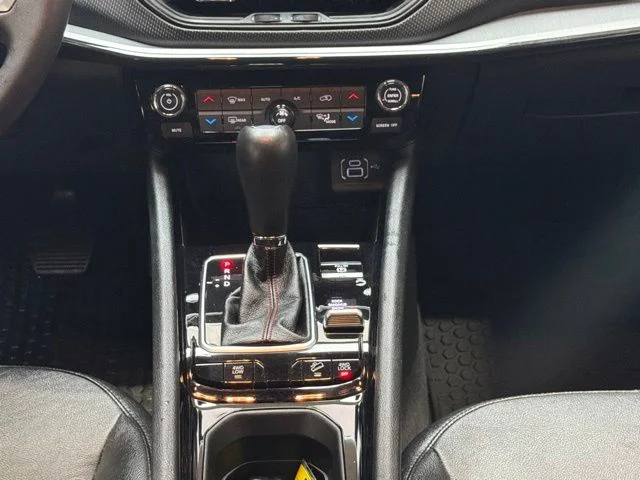 Used 2024 Diamond Black Crystal Pearlcoat Jeep Trailhawk image 17