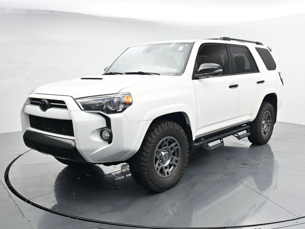Used 2020 White Toyota Venture image 4