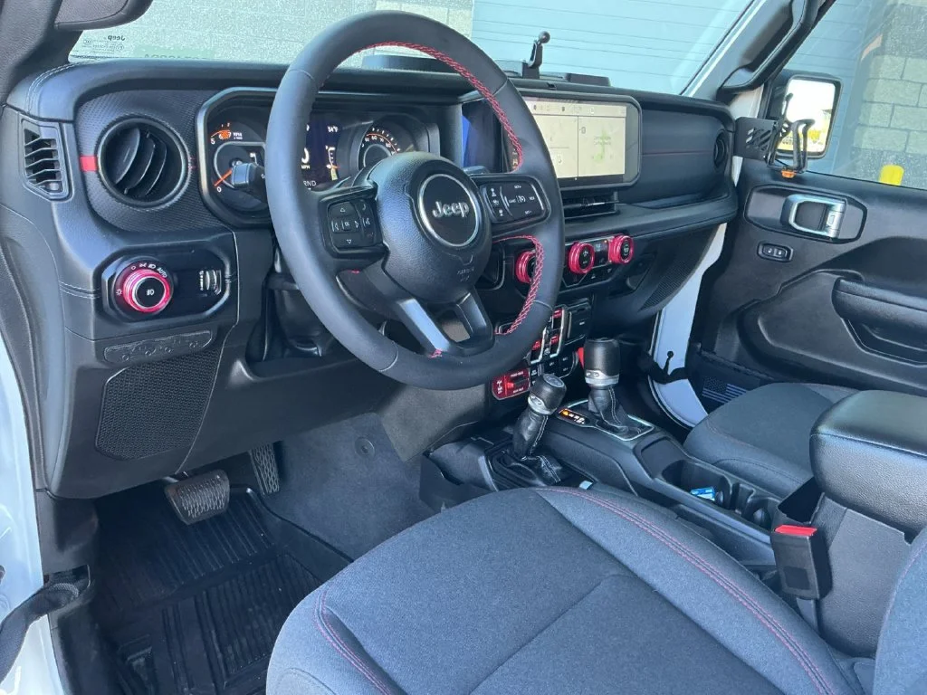 Used 2024 White Jeep Rubicon image 27