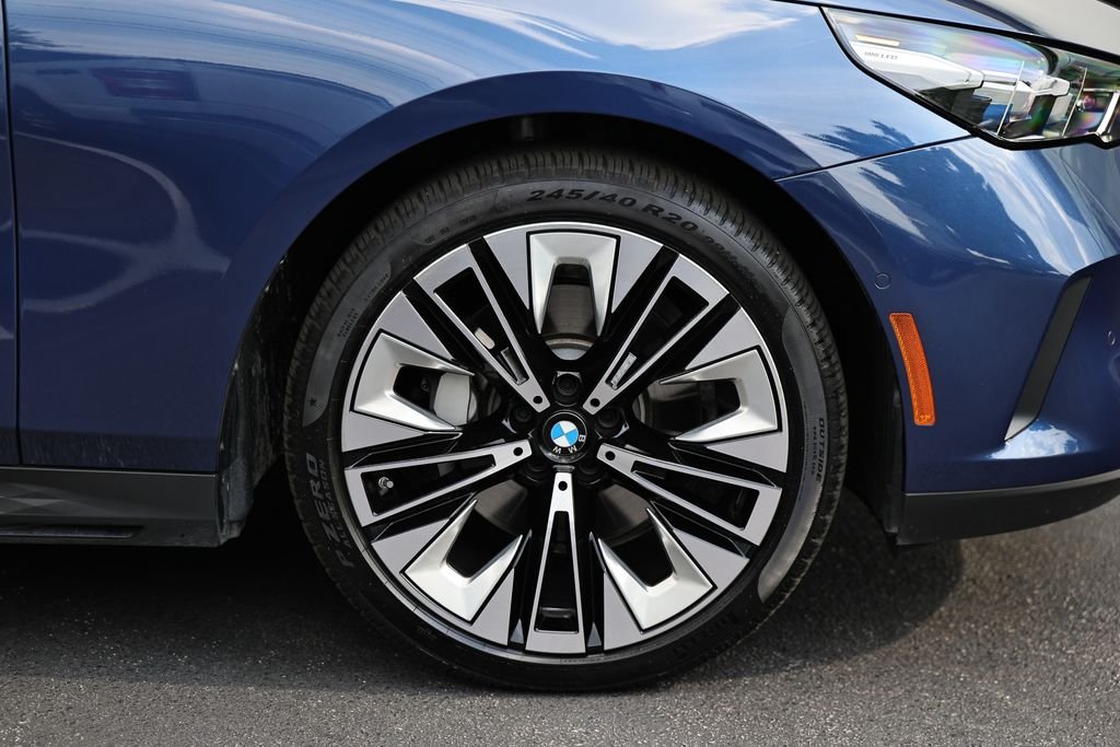 Certified Used 2026 Phytonic Blue Metallic BMW 530i image 4