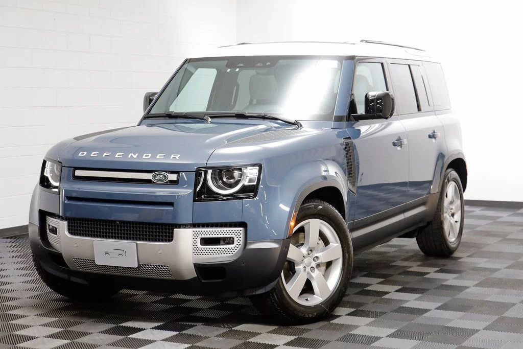 2025 Land Rover Defender 110 S P400's photo
