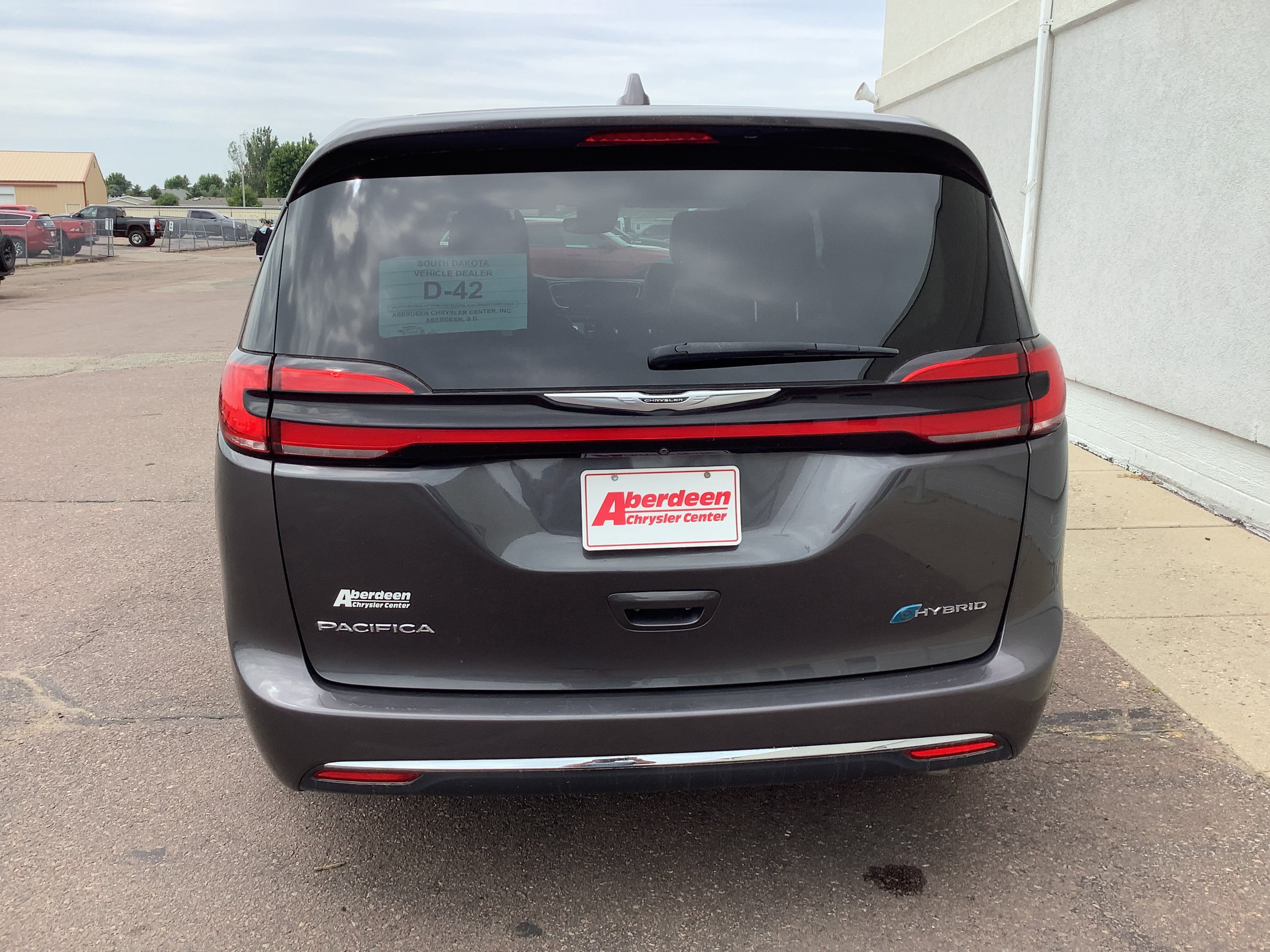 Used 2022 Gray Chrysler Touring L image 6