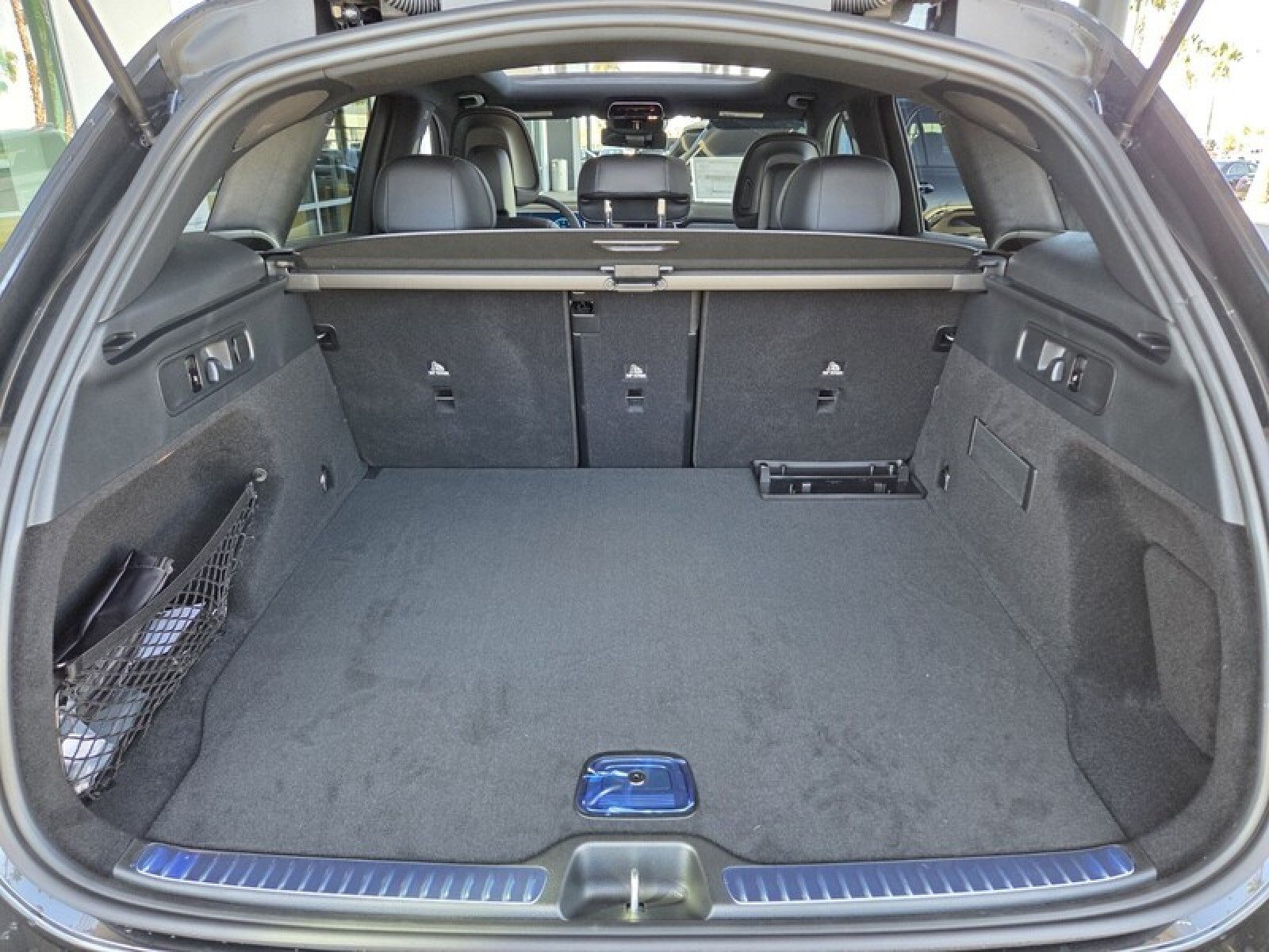 New 2026 Graphite Grey Metallic Mercedes-Benz GLC 300 SUV image 15