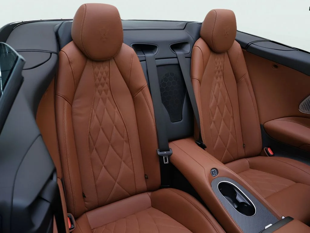 New 2026 Nero Assoluto Metallic Maserati Base image 17