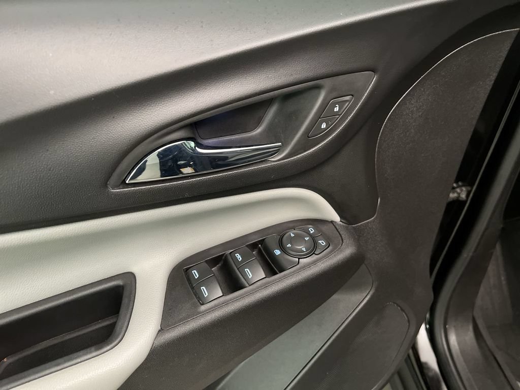 2020 Chevrolet Equinox LS - Photo 13