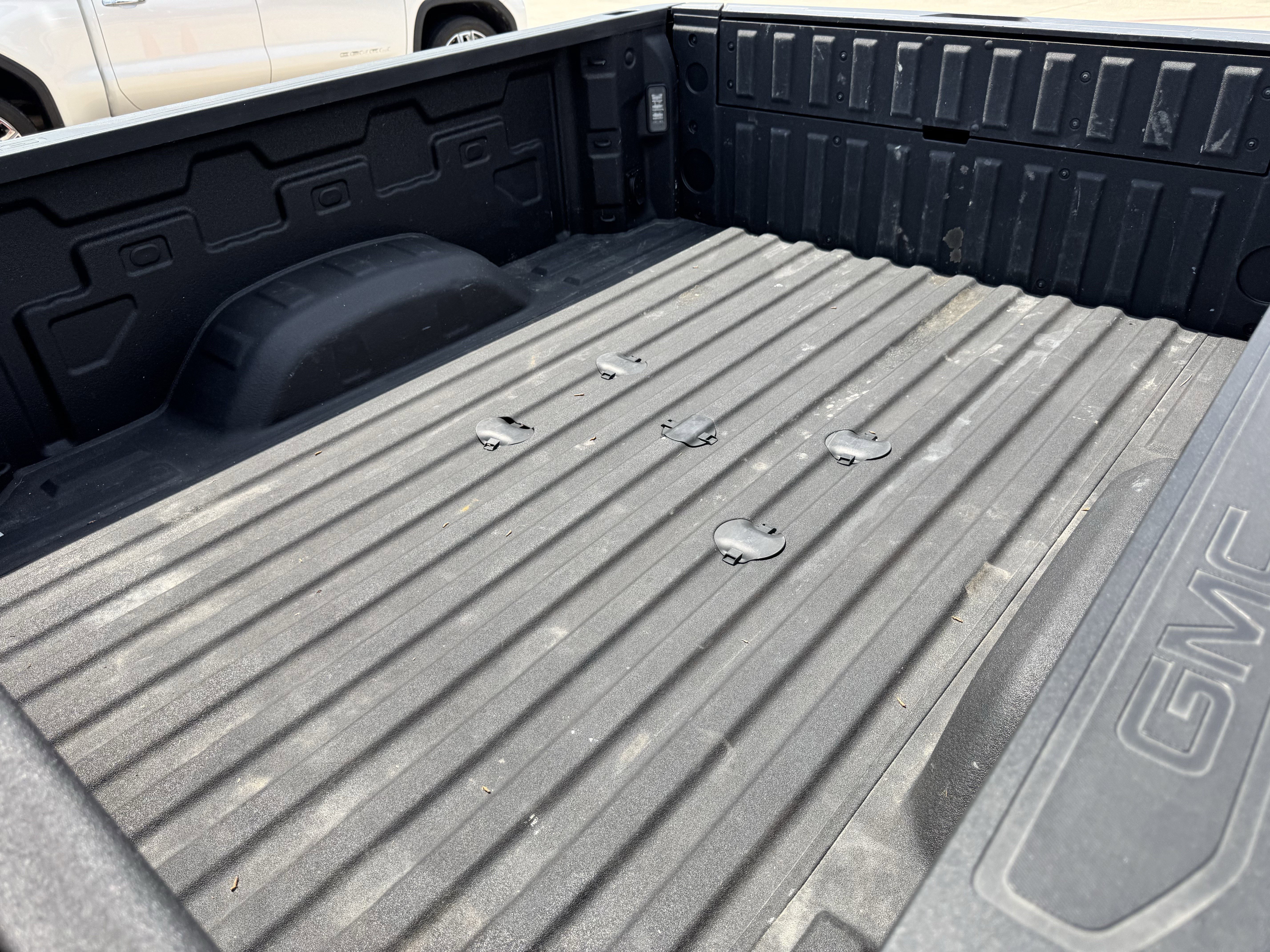 Used 2025 Onyx Black GMC Denali Ultimate image 30