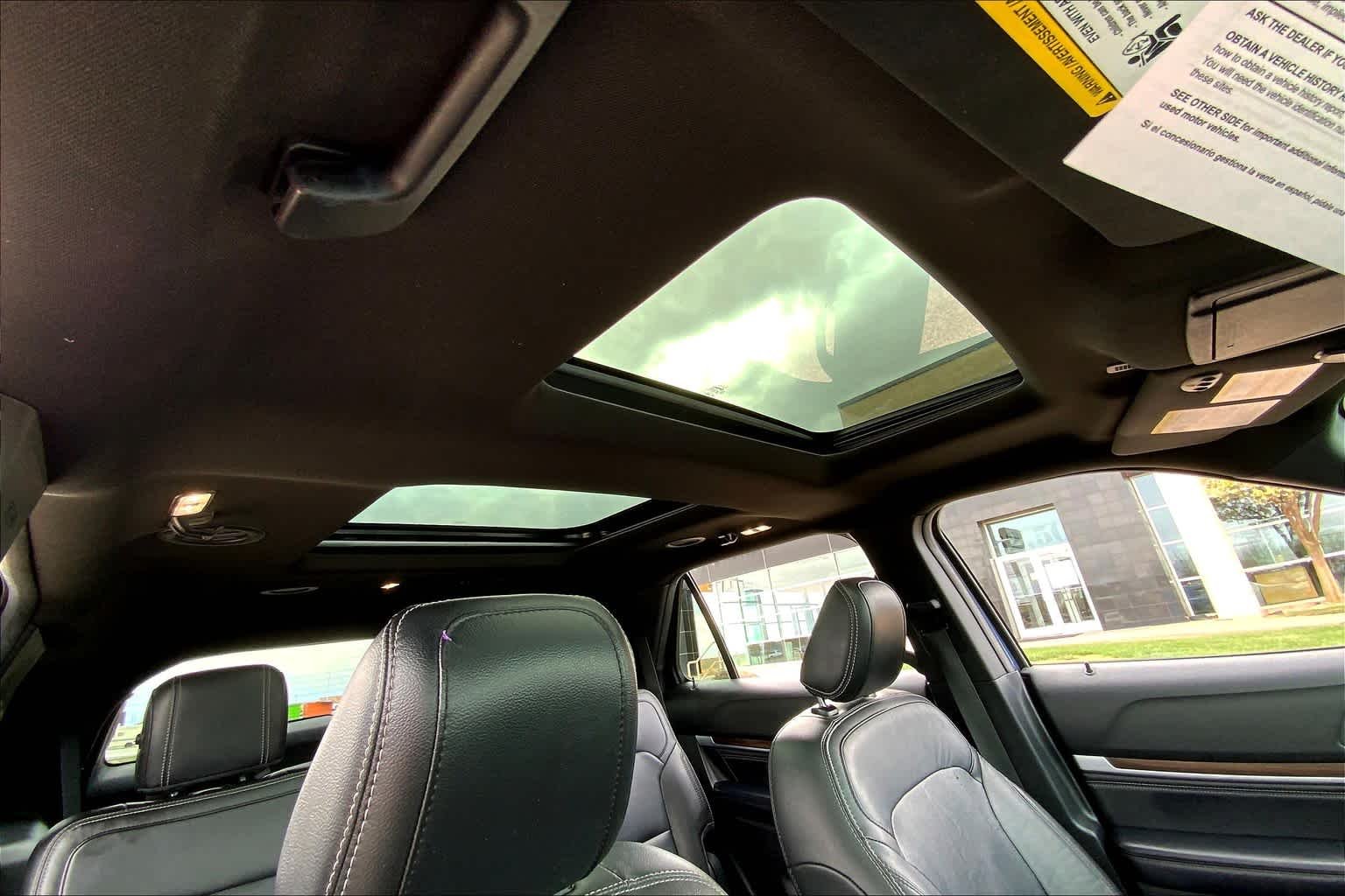 Used 2018 Blue Metallic Ford Limited image 14