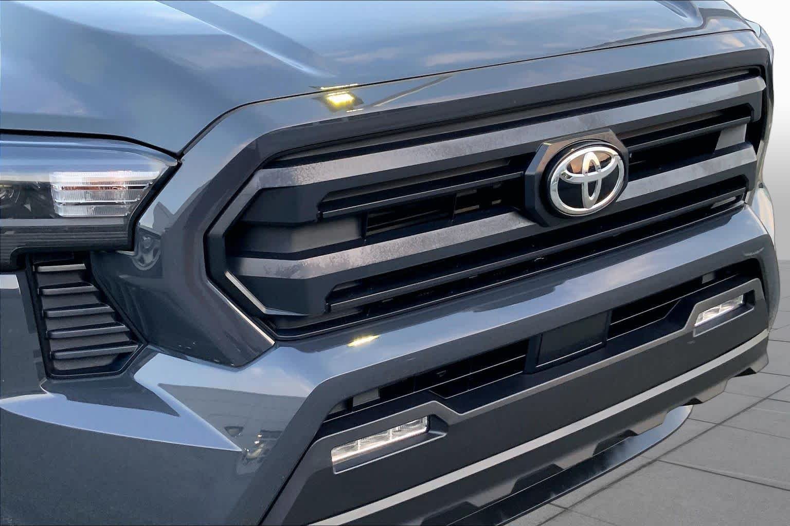 Used 2024 Underground Toyota SR5 image 27