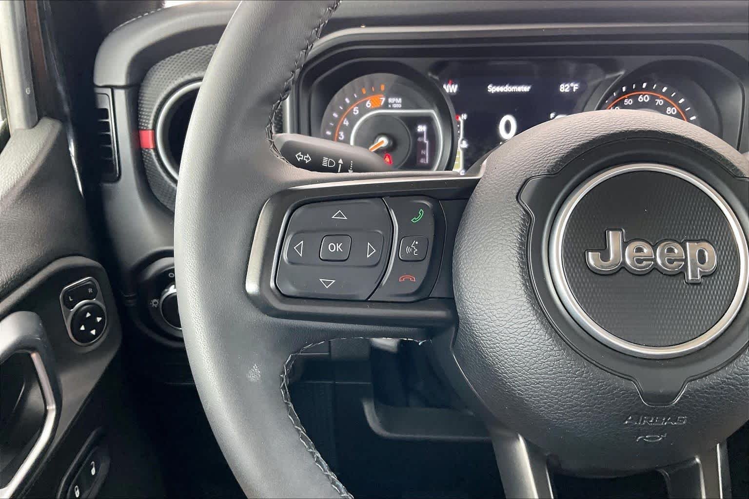 Used 2025 Black Clearcoat Jeep Rubicon image 22