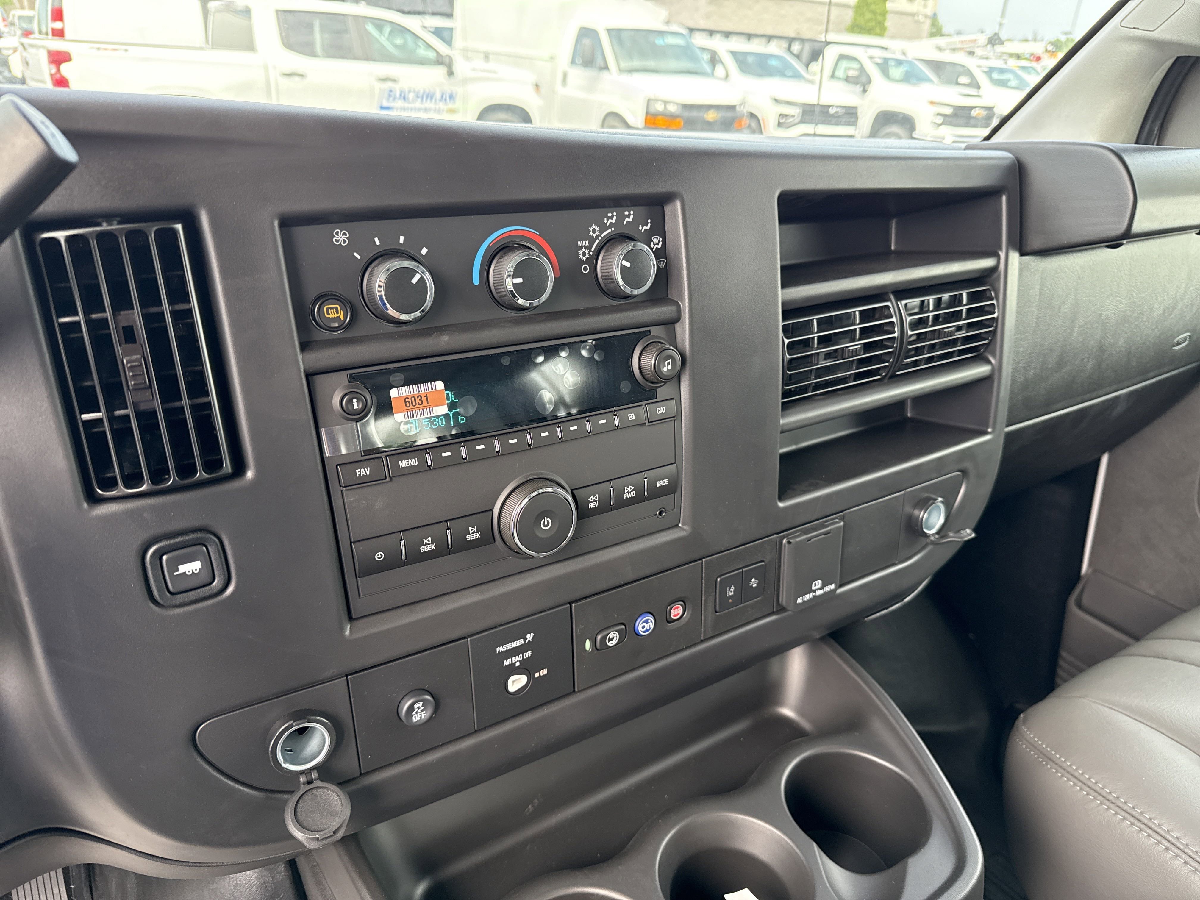 2025 Chevrolet Express Cargo Work Van - Photo 17