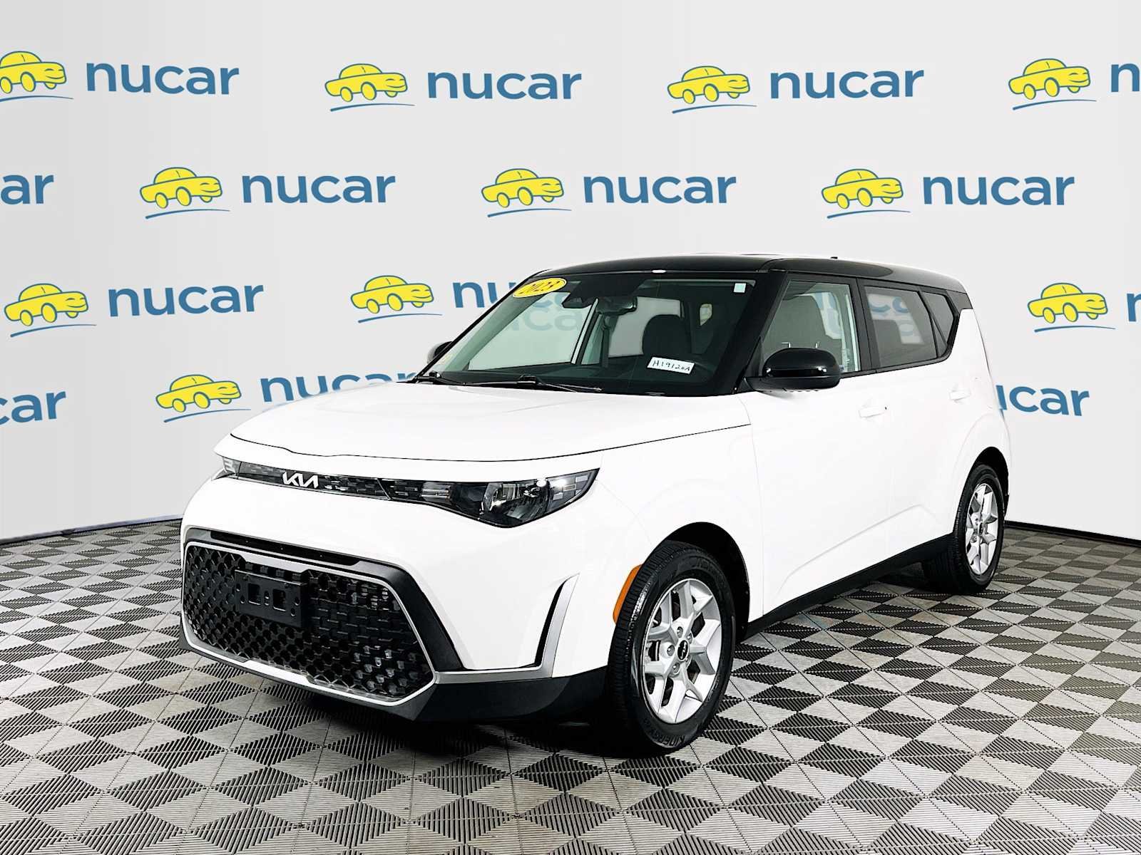Used 2023 Clear White w/Black Roof Kia S image 3