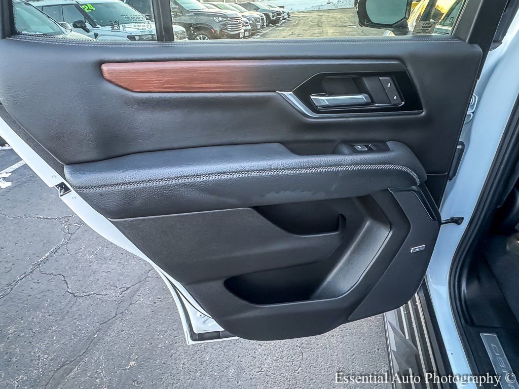 2025 GMC YUKON - Image 33