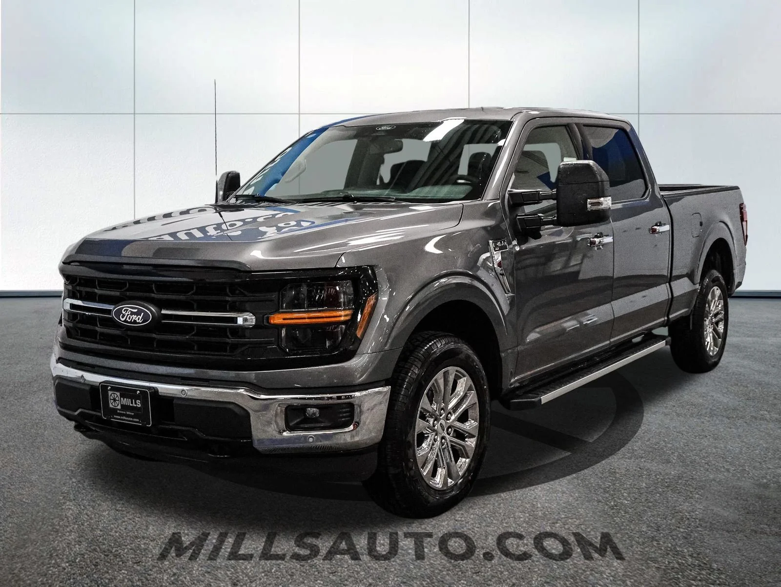 New 2026 Carbonized Gray Metallic Ford XLT image 2