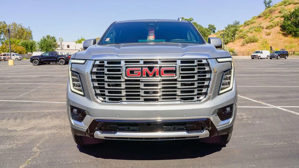 2026 GMC Yukon XL Denali - Photo 4