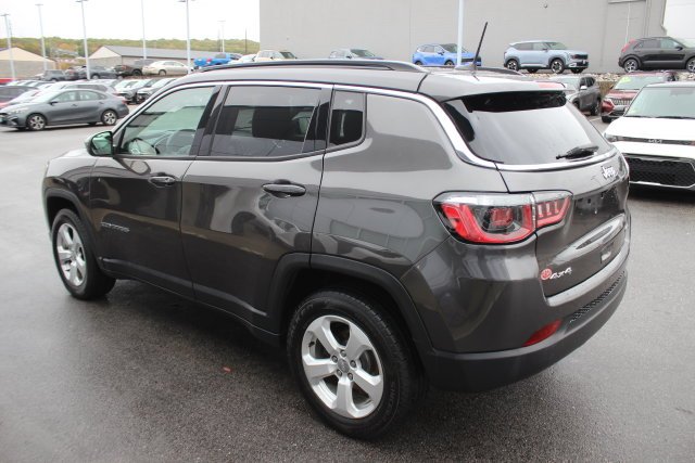 Used 2019 Gray Jeep Latitude image 27
