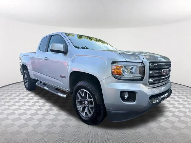 Used 2016 QUICKSILVER METALLIC GMC 4WD SLE image 3