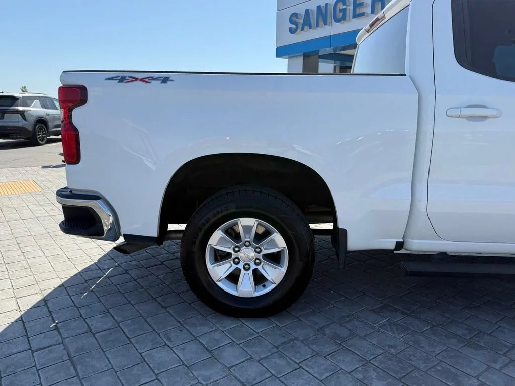 Used 2020 SUMMIT WHITE Chevrolet LT image 11