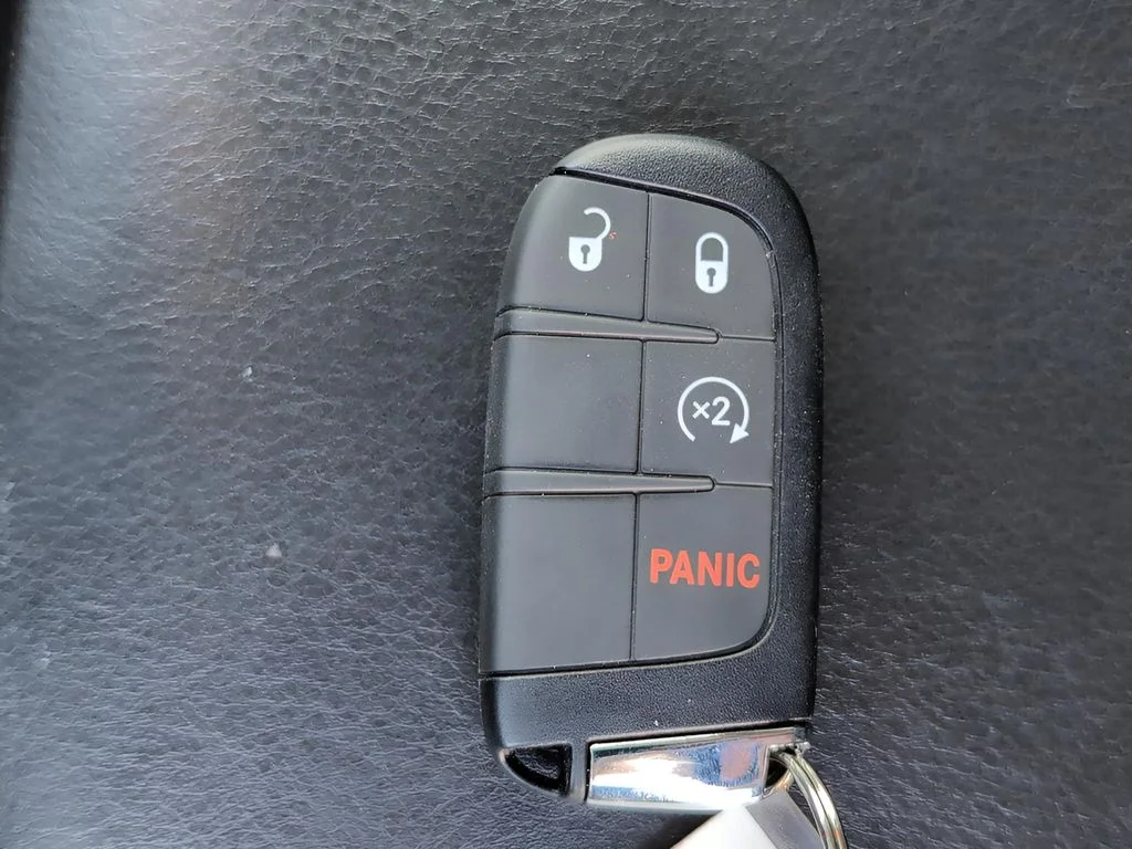 Used 2021 Omaha Orange Clearcoat Jeep Trailhawk image 38