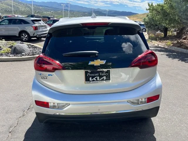 Used 2021 Silver Ice Metallic Chevrolet Premier image 9