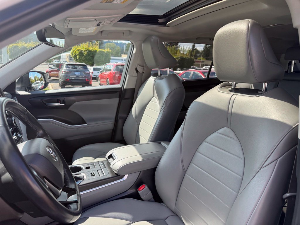 Used 2021 White Toyota XLE image 14