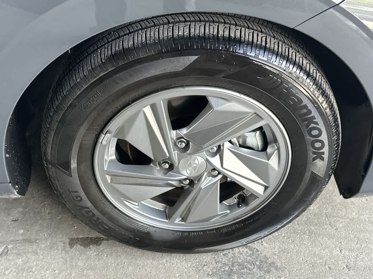 2026 Hyundai Elantra SE - Photo 11