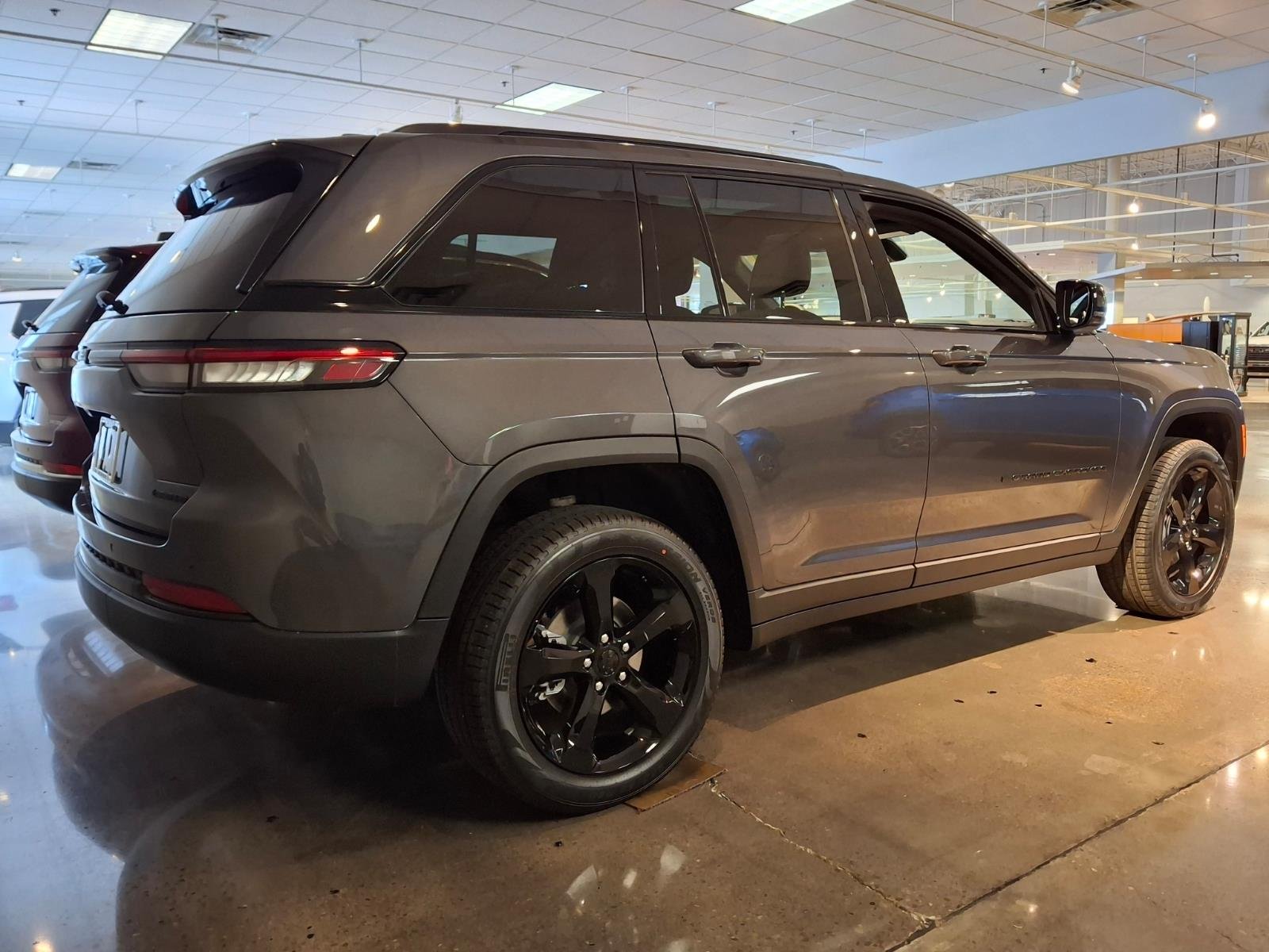 New 2025 Baltic Gray Metallic Clear-Coat Exterior Paint Jeep Limited image 3