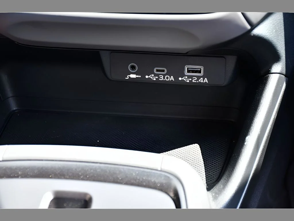 Used 2026 Sapphire Blue Pearl Subaru Premium image 32