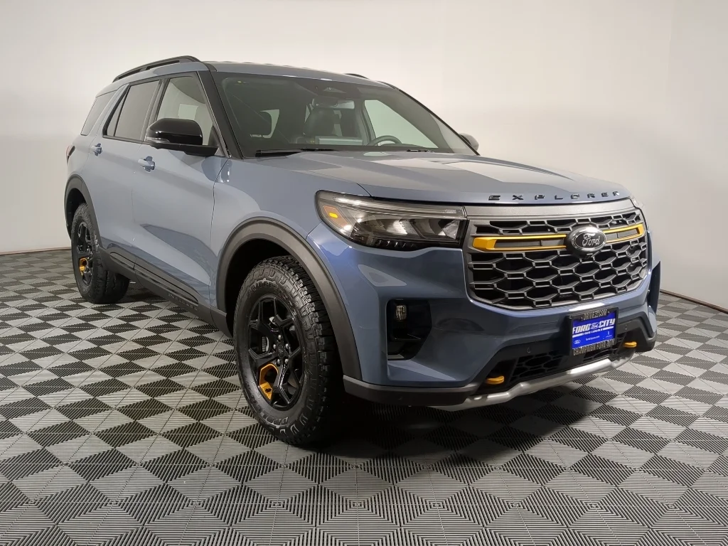 New 2026 Vapor Blue Metallic Ford Tremor® image 2