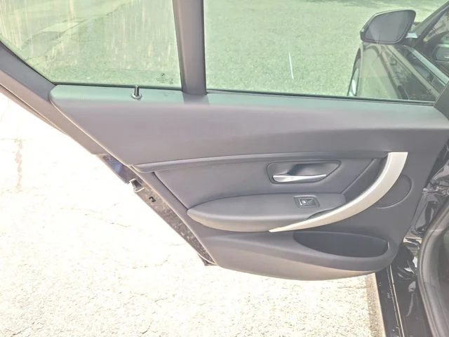 Used 2018 Black BMW 320i xDrive image 13