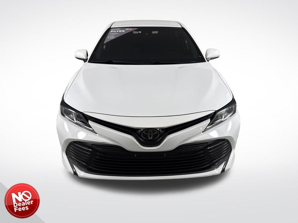 2019 Toyota Camry LE - Photo 7