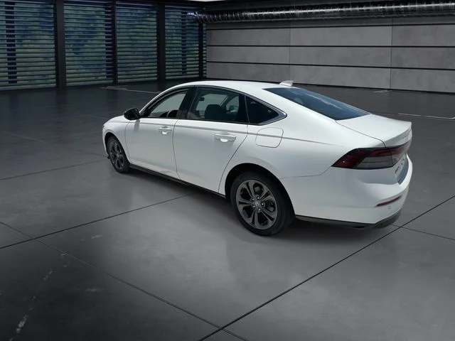Used 2024 White Honda EX-L image 6