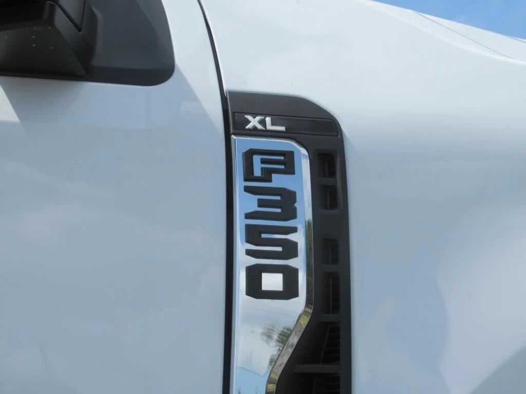 2024 Ford F-350 Super Duty Chassis Cab XL - Photo 8