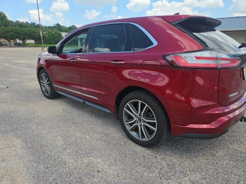 Used 2019 Ruby Red Metallic Ford Titanium image 9
