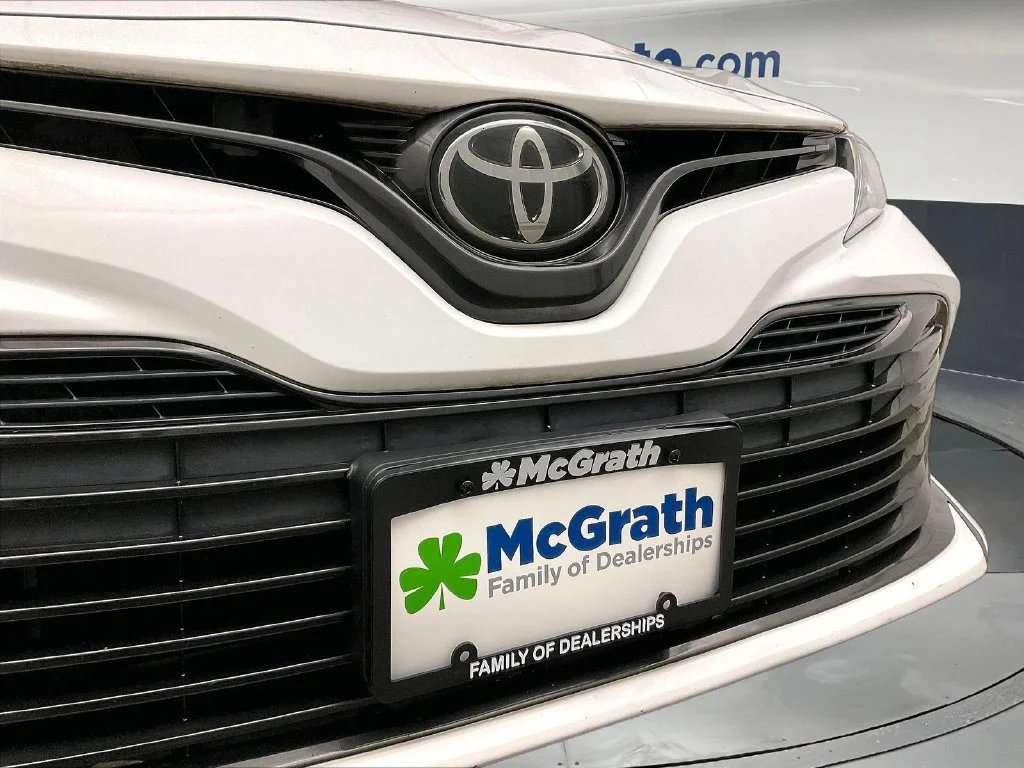 Certified Used 2018 White Toyota LE image 32
