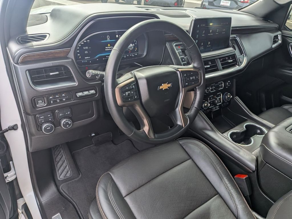 Certified Used 2023 Iridescent Pearl Tricoat Chevrolet High Country image 10