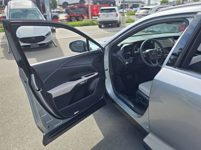 Used 2023 Silver Lexus 350h Premium image 40