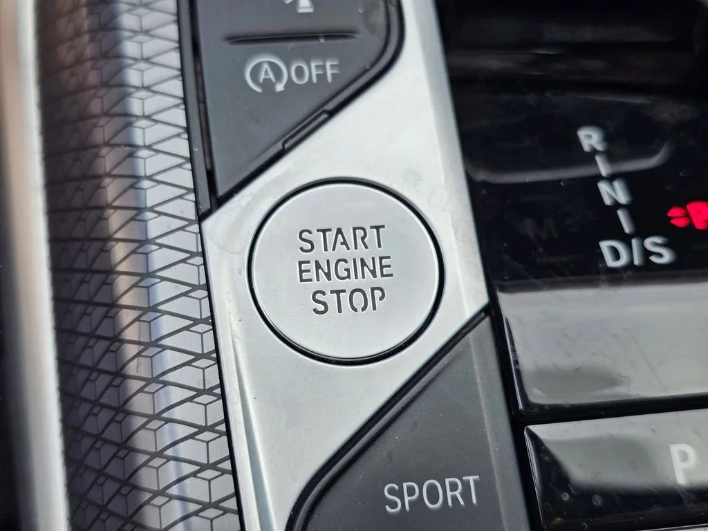 Used 2025  BMW M340i image 23