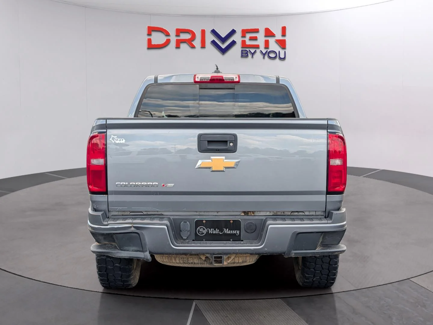 Used 2018 SATIN STEEL METALLIC Chevrolet 4WD Z71 image 4