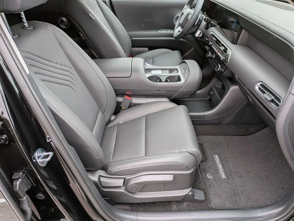 New 2026 Black Hyundai SEL image 32