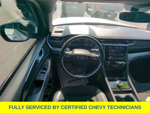 Used 2024 Silver Jeep Altitude X image 39