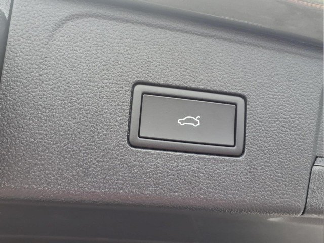 New 2026 Avocado Green Pearl Volkswagen SE w/Technology 4M image 9