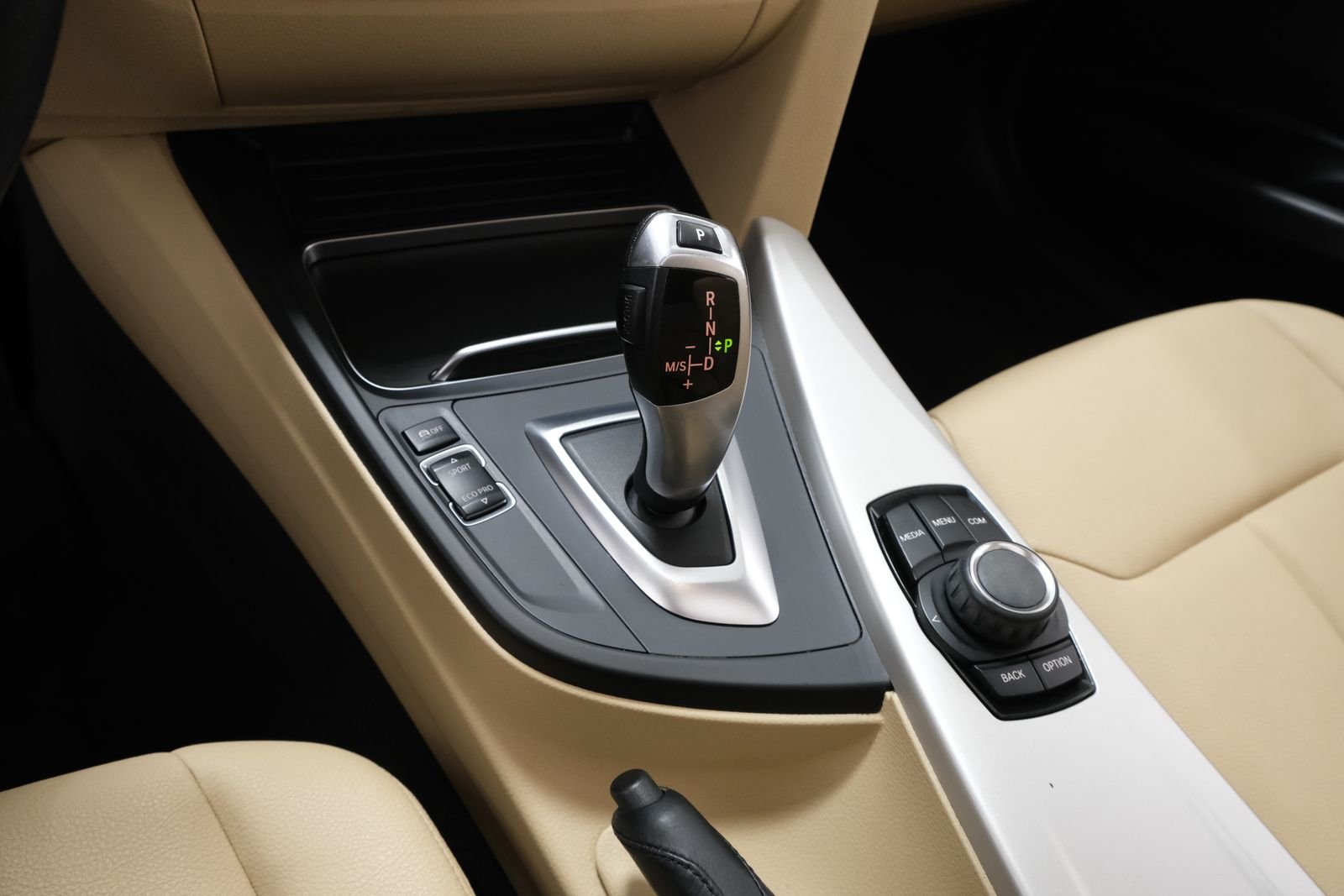 Used 2018 Alpine White BMW 320i xDrive image 21