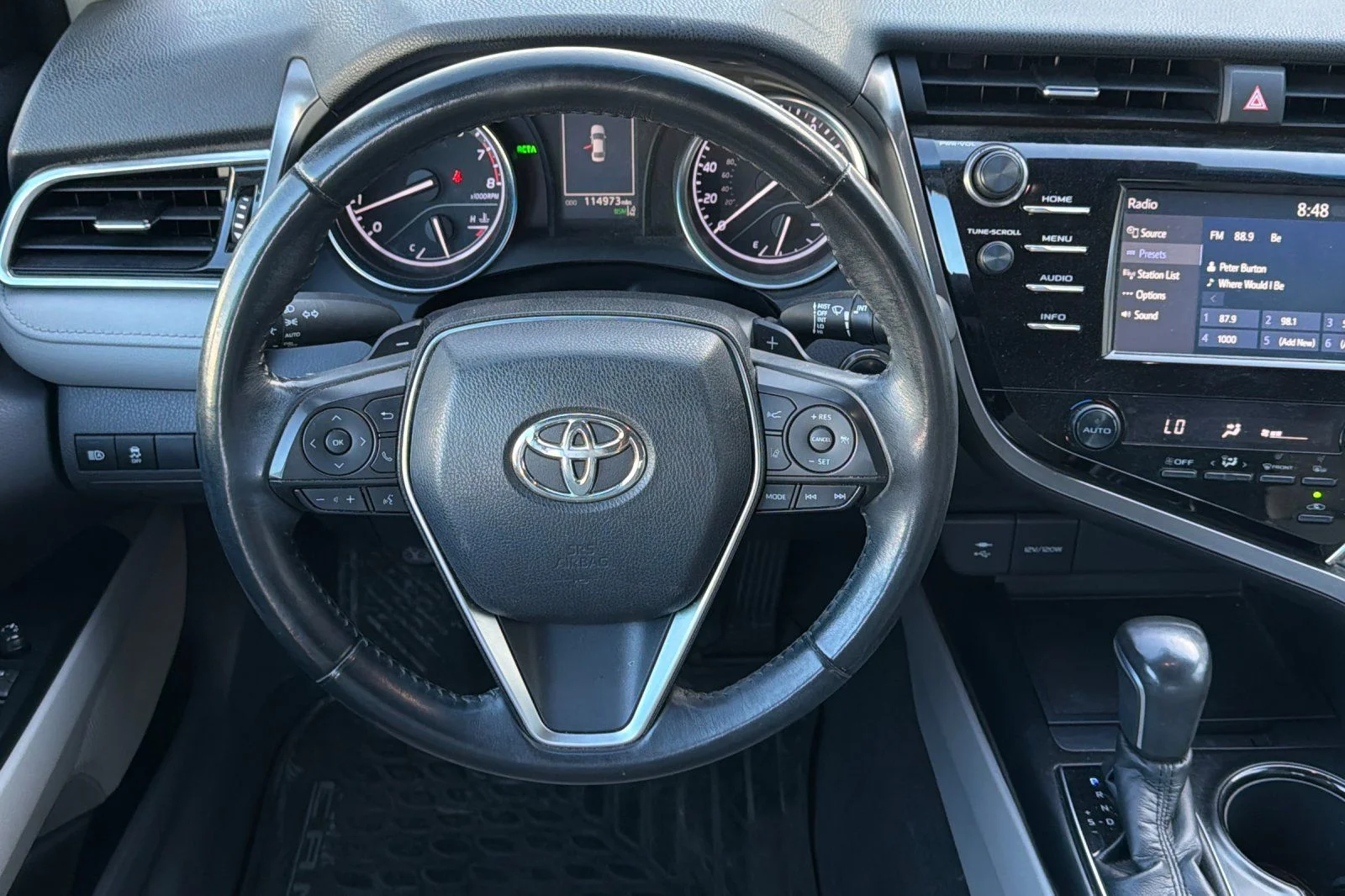 Used 2018 Gray Toyota SE image 16