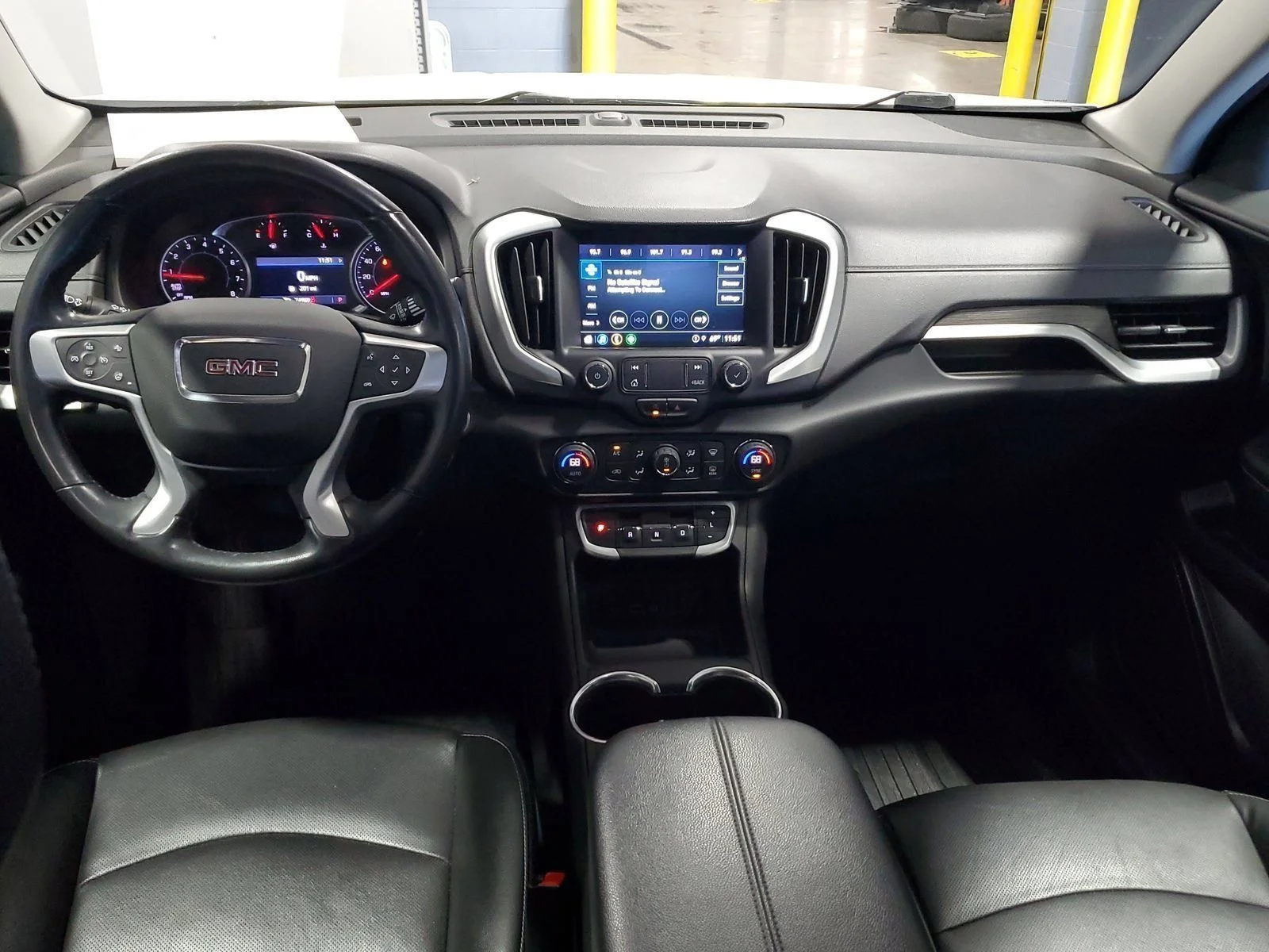 Used 2022 White GMC SLT image 10