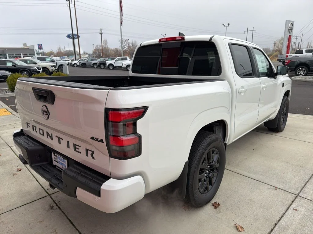 2026 Nissan Frontier SV - Photo 7