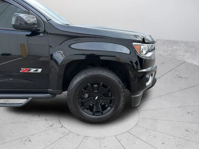 Used 2018 Black Chevrolet Z71 image 33
