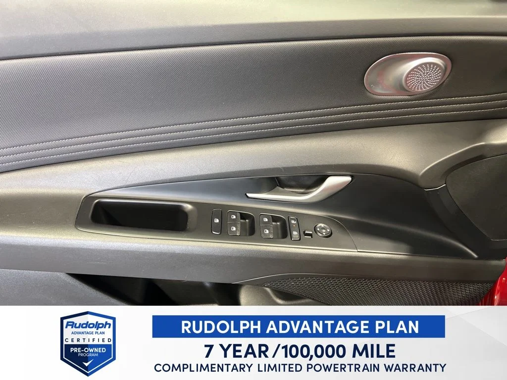 Used 2025 Red Hyundai SEL Convenience image 11