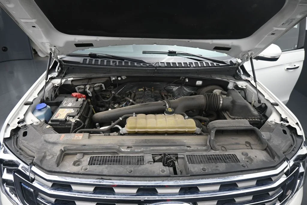 Used 2021 White Ford Limited image 14