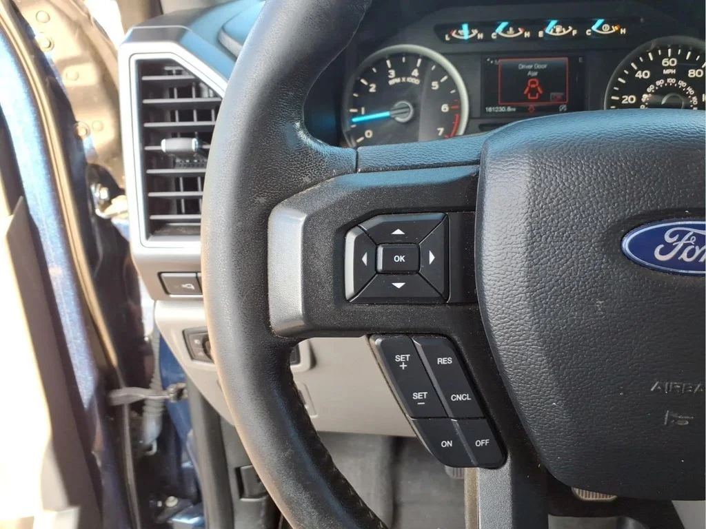Used 2018 Blue Ford XLT image 19