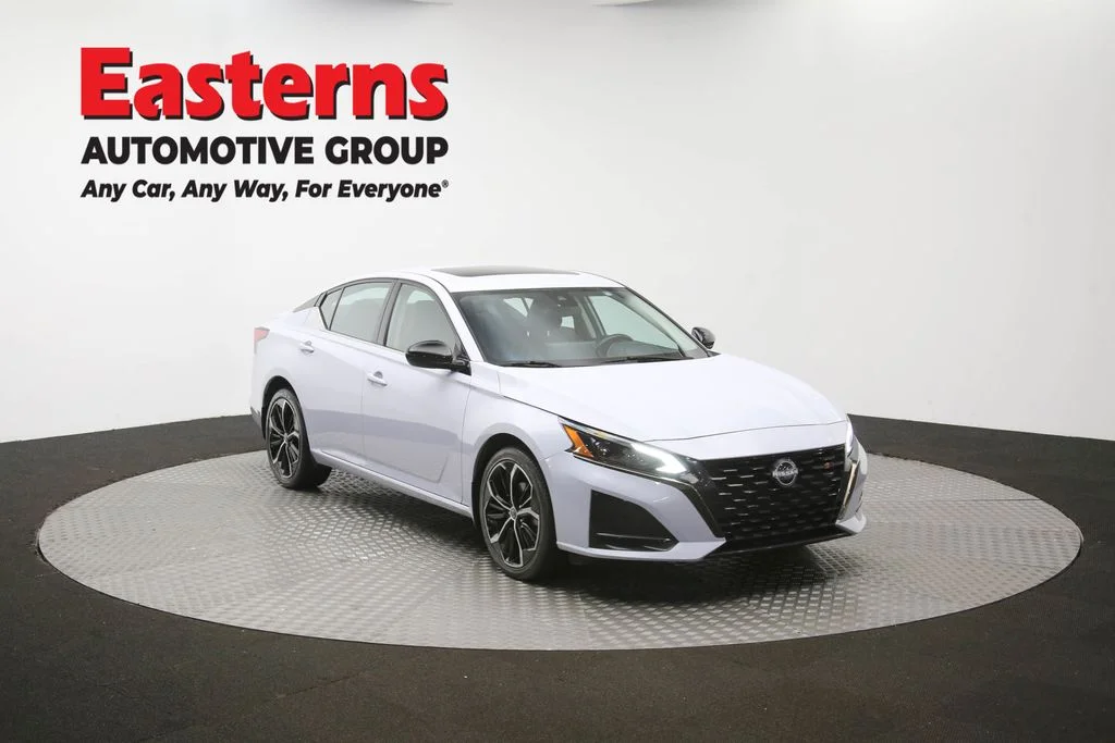 Used 2025 Gray Nissan 2.5 SR image 50